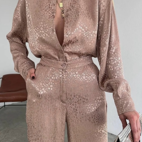 153- Leopard Print Long-Sleeved Lapel Shirt
Pants Two-Piece Set - Picture 2 of 7